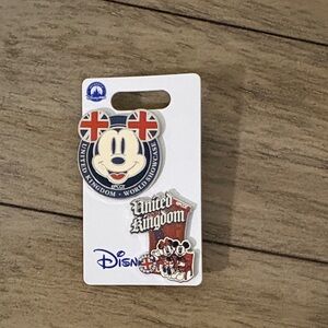 Disney Mickey Mouse United Kingdom Pin Set - Red and Blue
